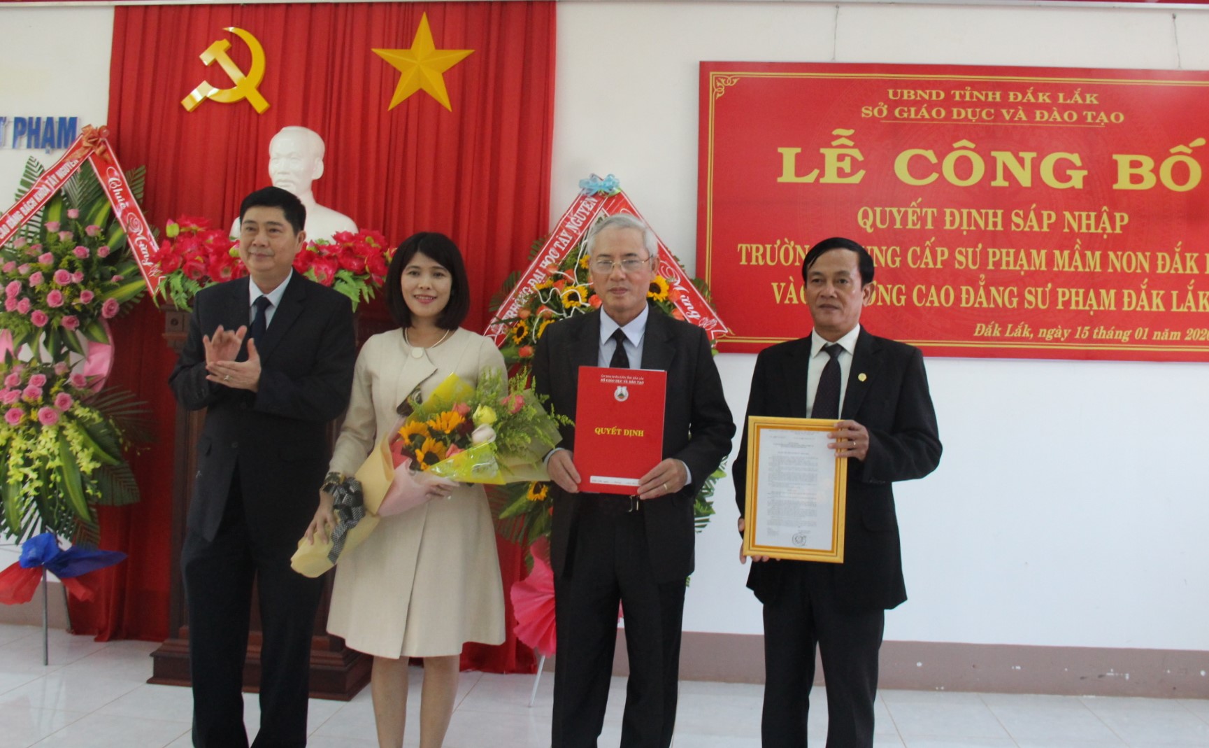 Sáp nhập Trường Trung cấp Sư phạm Mầm non Đắk Lắk vào Trường Cao đẳng Sư phạm Đắk Lắk