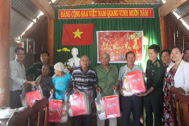 Xuân biên cương, thắm tình quân dân