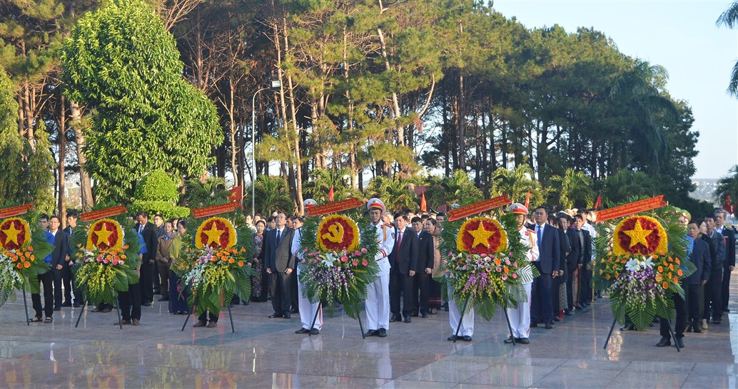 Lễ viếng Nghĩa trang liệt sỹ tỉnh nhân dịp Tết Nguyên đán Canh Tý 2020