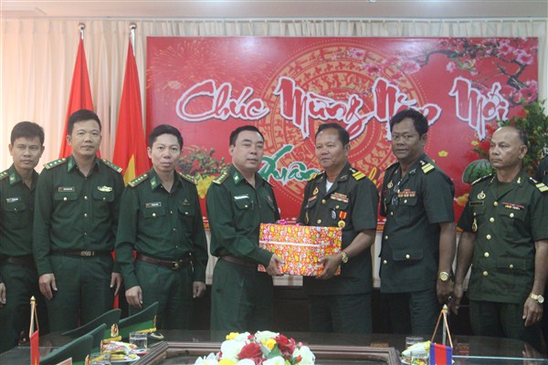 Tiểu khu Quân sự Mondulkiri thăm, chúc Tết Bộ Chỉ huy Bộ đội Biên phòng tỉnh
