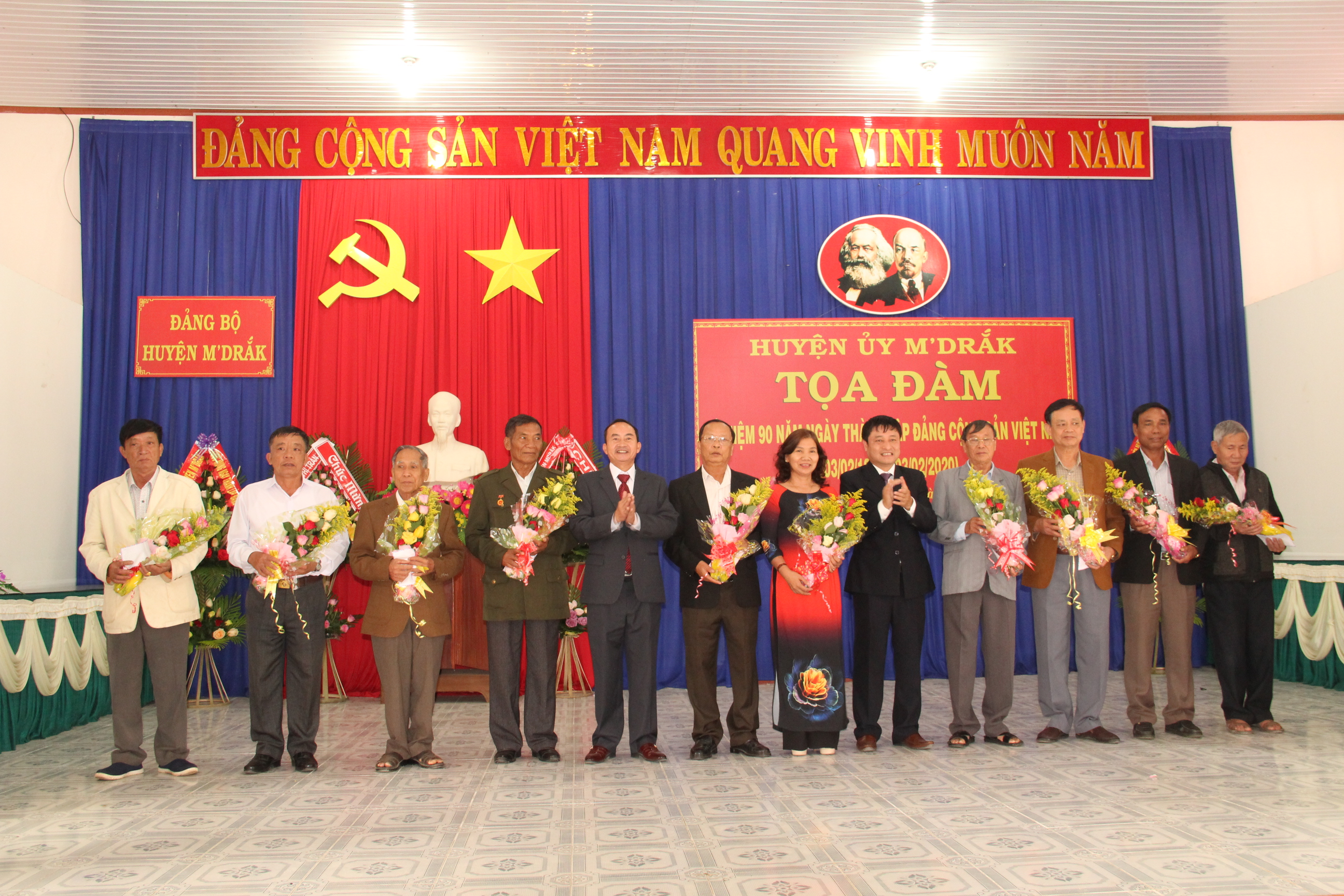 Huyện ủy M’Drắk :Tọa đàm kỷ niệm 90 năm Ngày thành lập Đảng Cộng sản Việt Nam