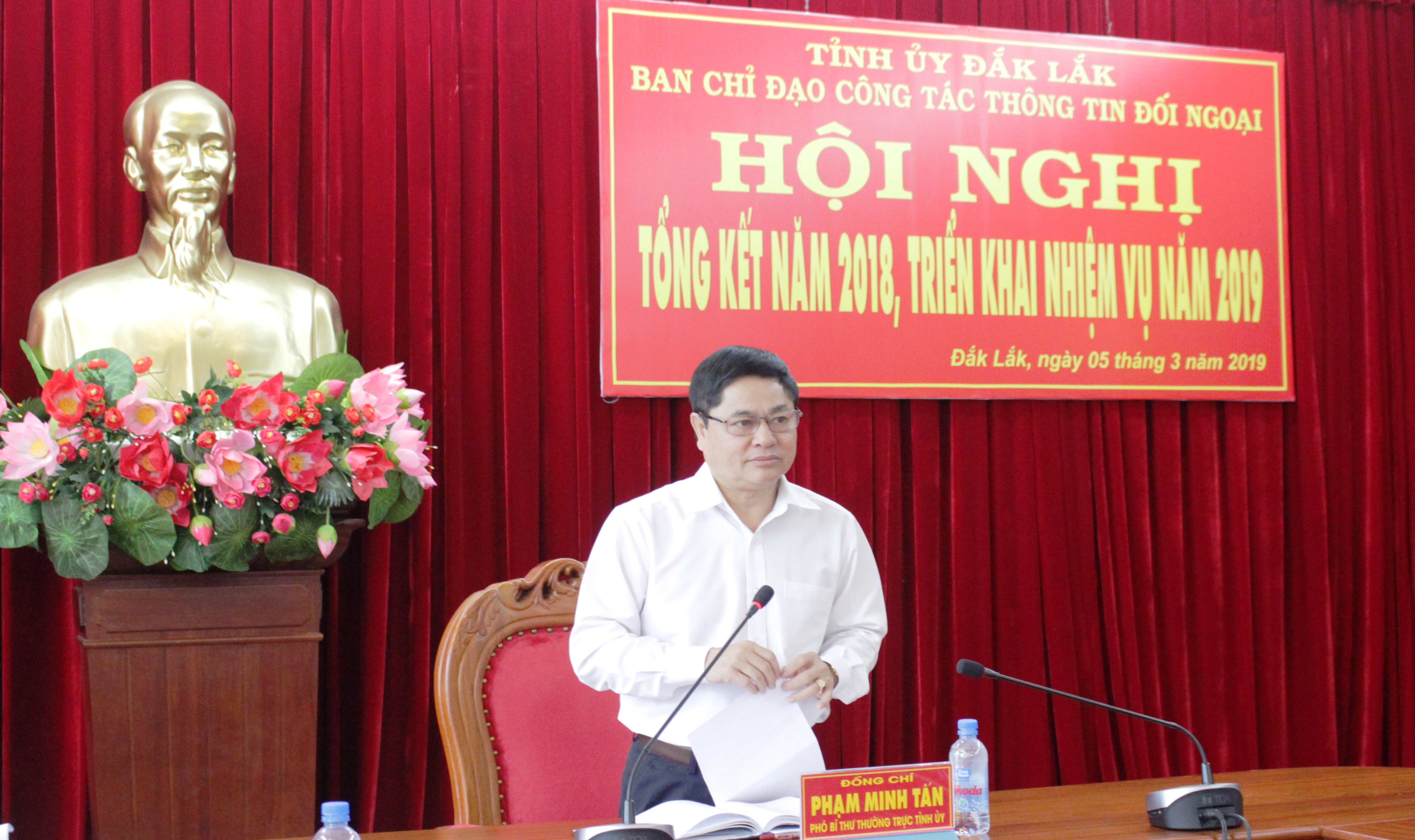 Bố trí nhân sự phụ trách công tác đối ngoại tại đơn vị, địa phương năm 2020