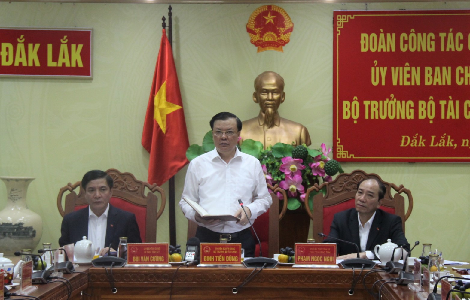 Đoàn công tác của Bộ Tài chính làm việc tại tỉnh Đắk Lắk