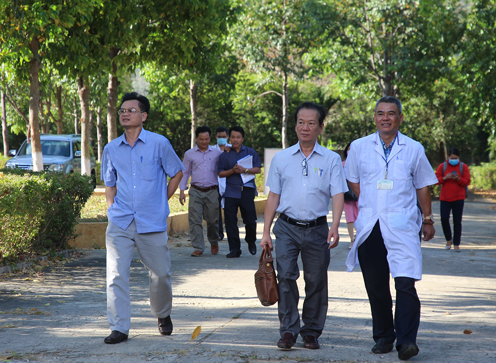 Kiểm tra công tác phòng, chống dịch bệnh Covid-19 tại huyện Lắk