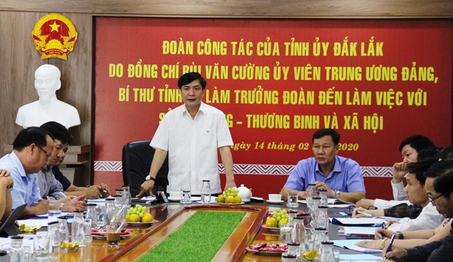 The Provincial Party Committee delegation works with the Department of Labor, Invalids and Social Affairs