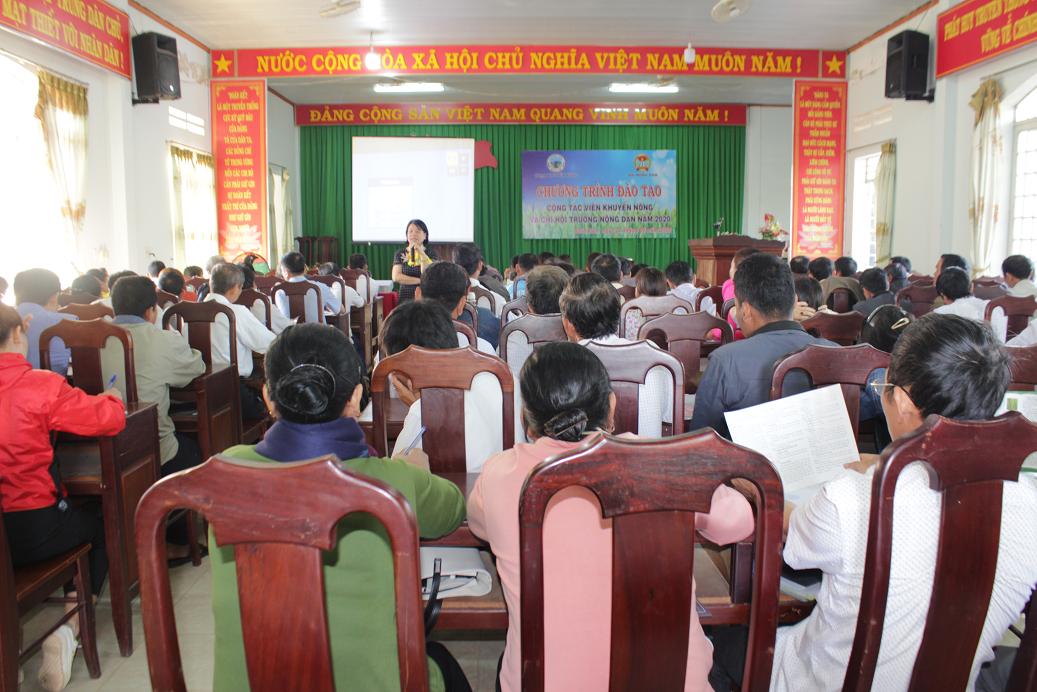 Hội Nông dân huyện Buôn Đôn tập huấn công tác khuyến nông