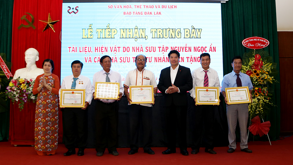 Bảo tàng tỉnh tiếp nhận hơn 800 hiện vật được nhà sưu tập tư nhân hiến tặng