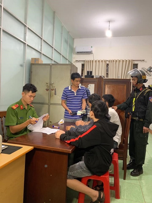 Bắt gọn nhóm đối tượng cướp tài sản chỉ sau 4 giờ gây án