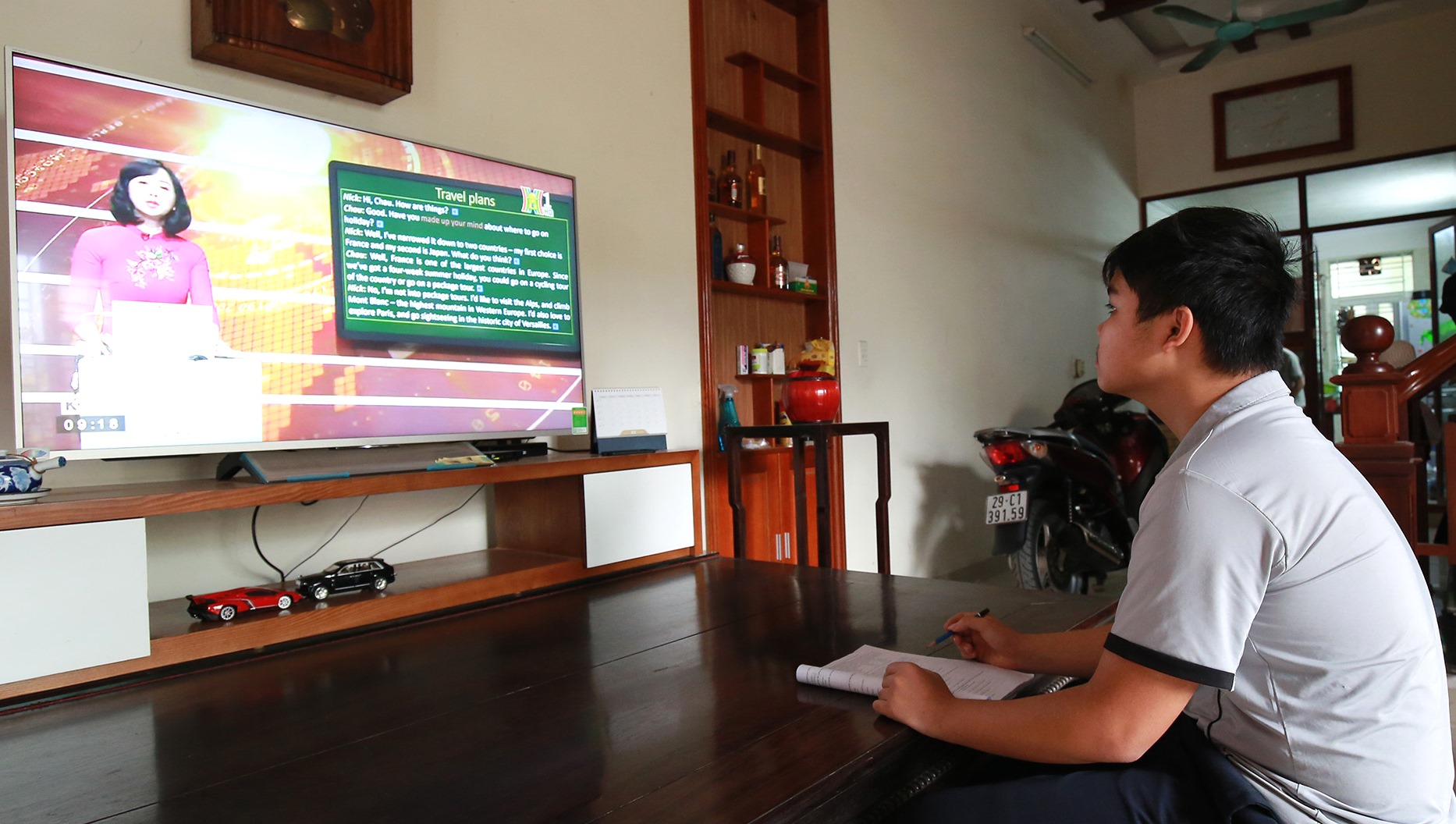 Bộ Giáo dục và Đào tạo tinh giản chương trình, đẩy mạnh dạy học trên truyền hình