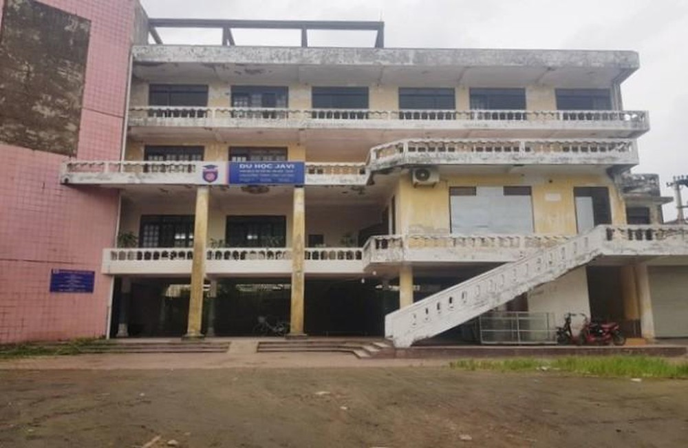 Quyết định về việc cho phép UBND huyện Cư M’gar chuyển mục đích 1.306,7m2 đất tại thị trấn Quảng Phú, huyện Cư M’gar từ đất trụ sở cơ quan (Nhà làm việc Chi cục thuế cũ) sang đất thương mại, dịch vụ để tổ chức đấu giá quyền sử dụng đất.