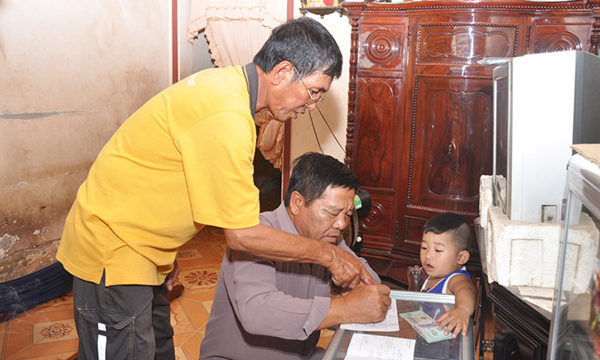 Từ tháng 4/2020, thực hiện chi trả các chế độ an sinh xã hội bằng tiền mặt tại nhà