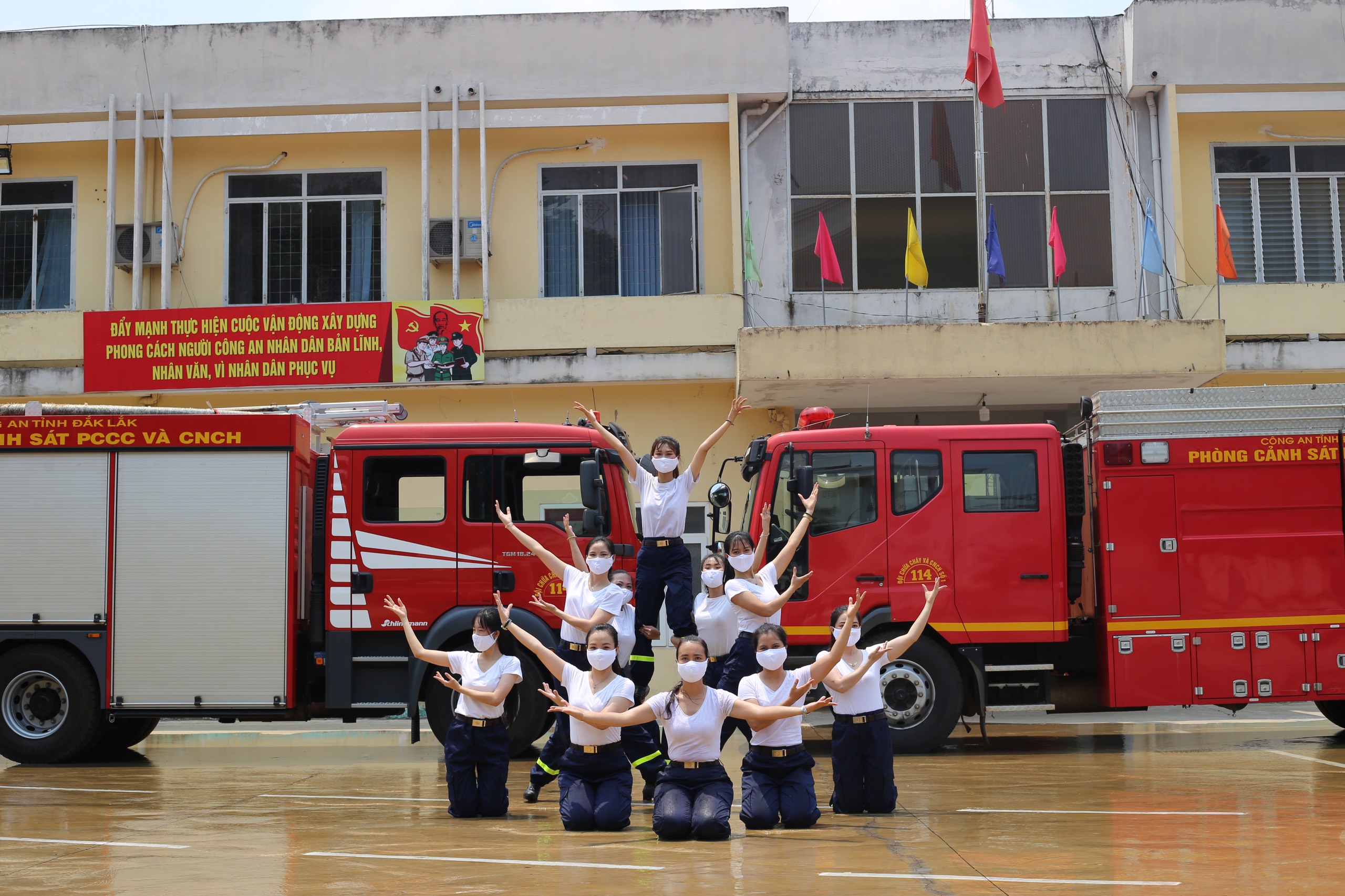 Công an tỉnh Đắk Lắk nhảy flashmob tuyên truyền phòng, chống dịch bệnh Covid-19