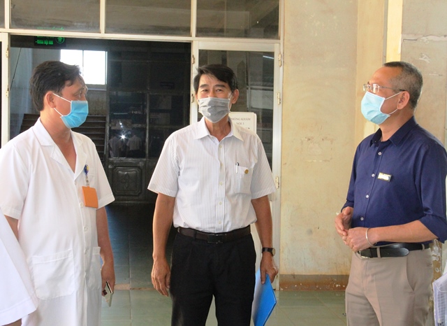 Inspecting Covid-19 prevention and control in Buon Ho town