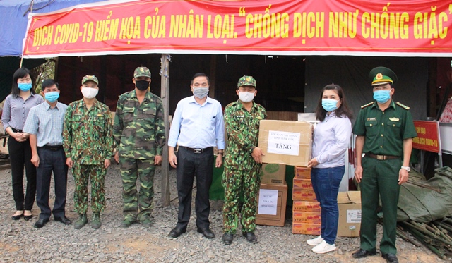 Dak Lak Provincial People's Committee checks Covid-19 prevention and control at border checkpoints