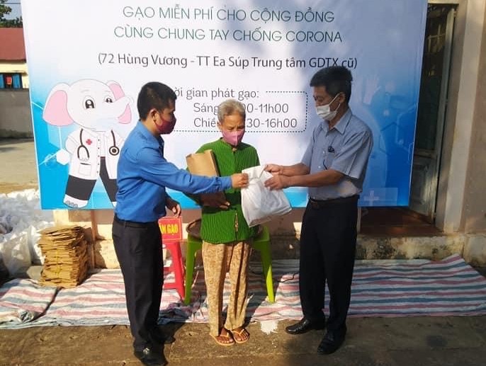 Triển khai “ATM gạo tình nghĩa” tại địa bàn huyện Ea Súp