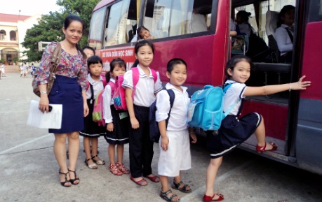 Bộ GD&ĐT đề xuất đưa quy định đưa - đón học sinh bằng ô tô vào Luật Giao thông đường bộ