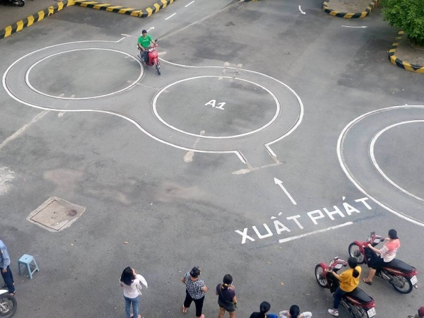 Bộ Giao thông đề xuất mới 3 trường hợp phải học, thi lại bằng lái