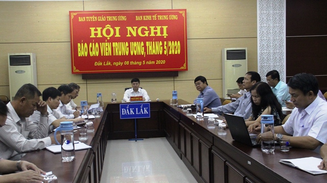 Hội nghị báo cáo viên Trung ương tháng 5-2020: Tiếp tục tuyên truyền phòng, chống dịch bệnh Covid-19