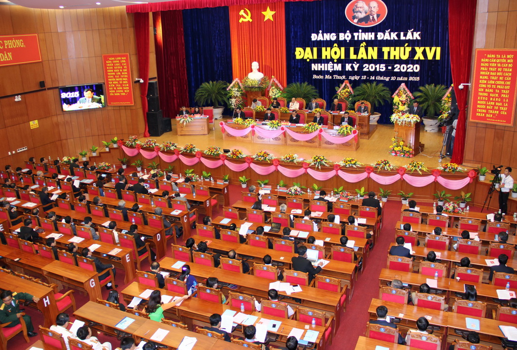 Bố trí chỗ ngồi khách mời và giới thiệu đại biểu tham dự đại hội các cấp và các hội nghị quan trọng