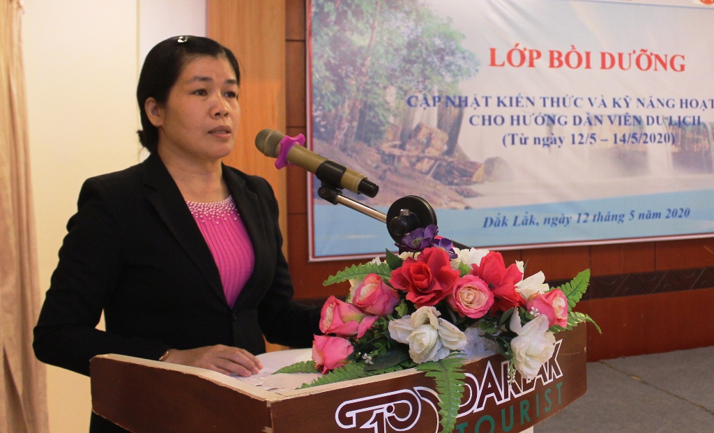 Opening the course to train and foster knowledge and skills of cheerleading for tour guides