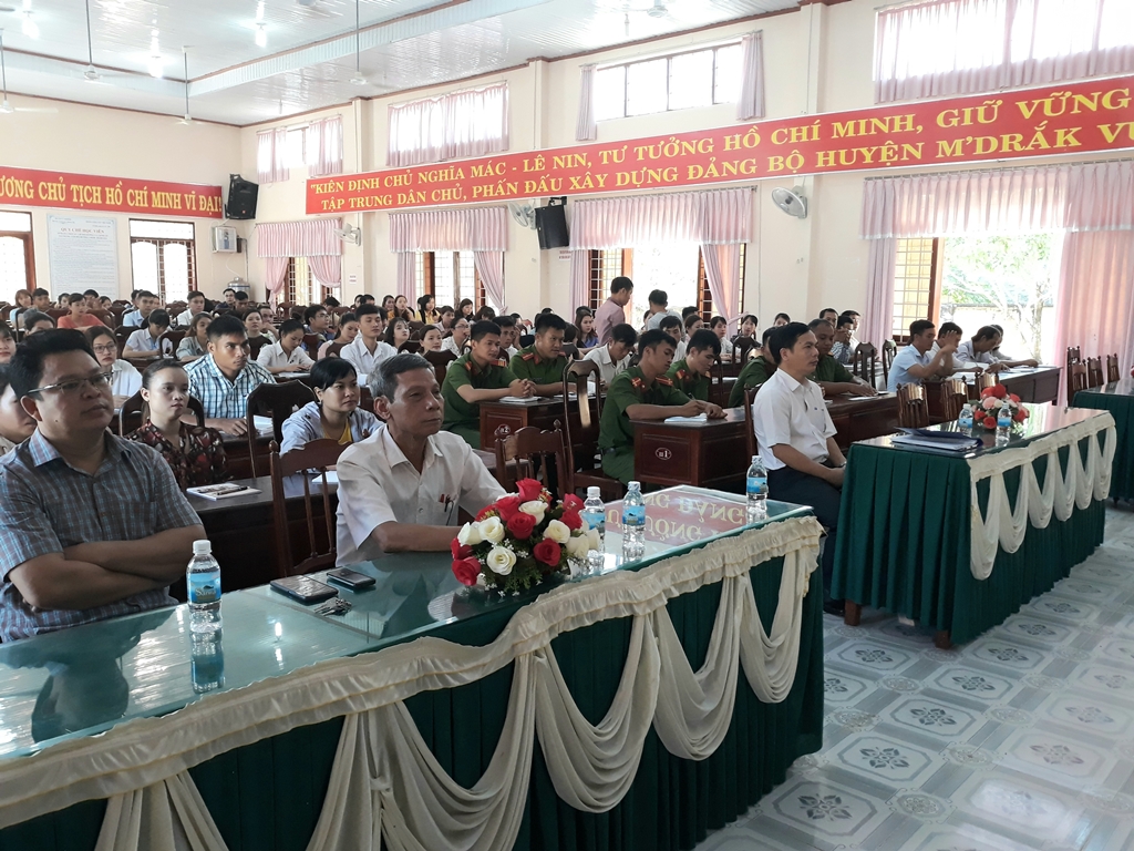 Khai giảng lớp bồi dưỡng lý luận chính trị dành cho đối tượng kết nạp Đảng khóa I năm 2020