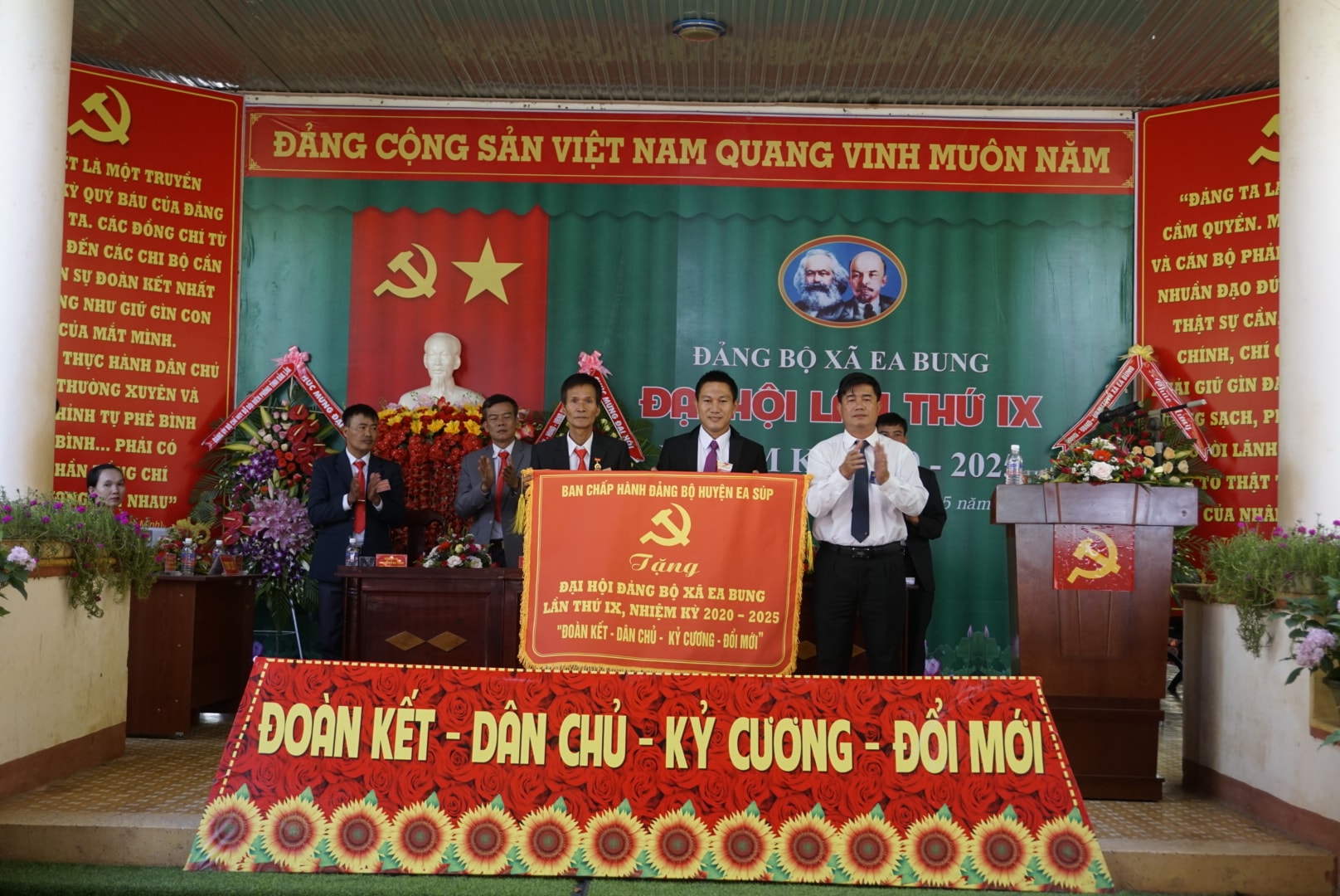 Đại hội điểm Đảng bộ xã Ea Bung nhiệm kỳ 2020-2025