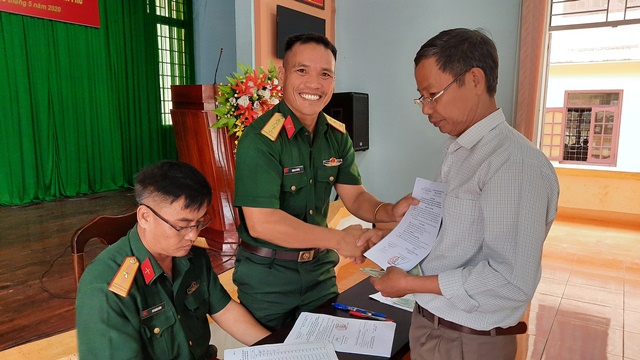 Huyện Ea H’leo chi trả chế độ trợ cấp một lần