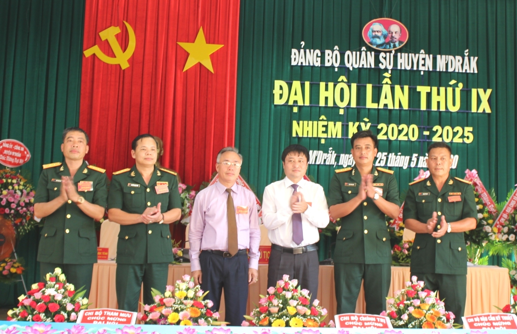 Đảng bộ huyện M’Đrắk chuẩn bị tốt Đại hội Đảng các cấp