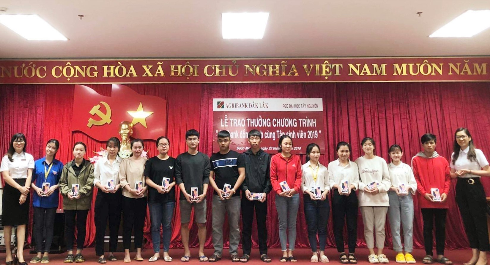 Phòng giao dịch Agribank Đại học Tây Nguyên: phát triển tốt sản phẩm dịch vụ ngân hàng