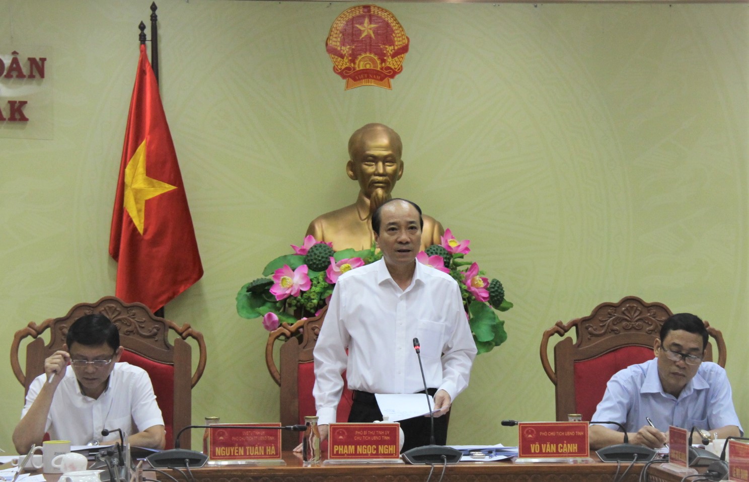 UBND tỉnh họp thông qua các nội dung trình Kỳ họp thứ 10 HĐND tỉnh khóa IX